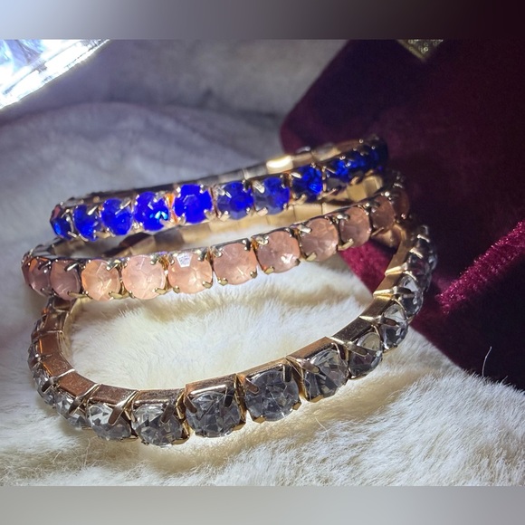 Elegant Gold Tone and Crystal Stretch Bracelet Set - Picture 3 of 7